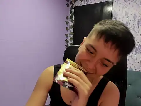  Hannah Hot online show from 10/31/25, 01:50