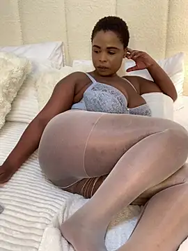 jayjayja19 online show from 07/18/26, 04:00