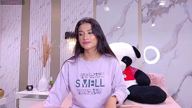 Snapshot of Sweet_Mafe chatting on 11/19/25, 08:20 Sweet Mafe online show from 11/19/25, 08:20