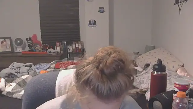 Sexyblonde12344 online show from 09/17/25, 02:41