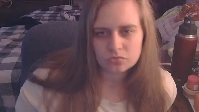 Snapshot of Sexyblonde12344 chatting on 10/13/25, 05:46 Sexyblonde12344 online show from 10/13/25, 05:46