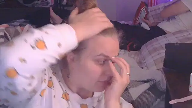 Snapshot of Sexyblonde12344 chatting on 10/15/25, 02:22 Sexyblonde12344 online show from 10/15/25, 02:22