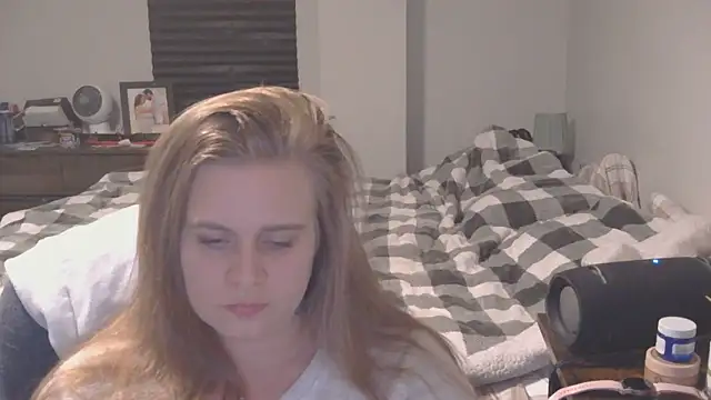 Snapshot of Sexyblonde12344 chatting on 12/03/25, 09:02 Sexyblonde12344 online show from 12/03/25, 09:02