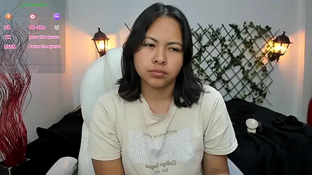 Louisa  clare online show from 12/14/25, 10:03