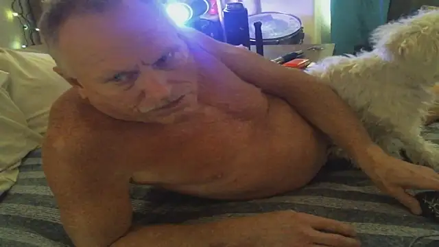 Snapshot of Pussyeat2please chatting on 09/22/25, 01:35 Pussyeat2please online show from 09/22/25, 01:35