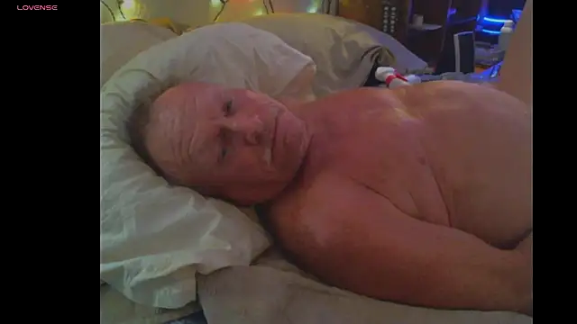 Snapshot of Pussyeat2please chatting on 10/01/25, 11:16 Pussyeat2please online show from 10/01/25, 11:16