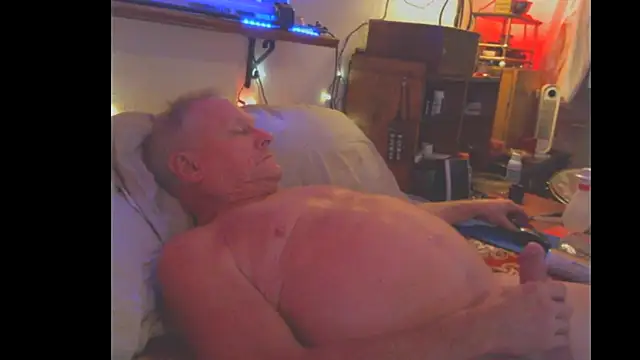 Snapshot of Pussyeat2please chatting on 10/09/25, 11:19 Pussyeat2please online show from 10/09/25, 11:19