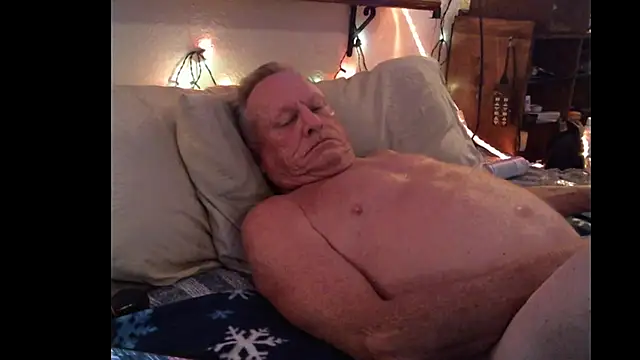 Snapshot of Pussyeat2please chatting on 10/23/25, 09:52 Pussyeat2please online show from 10/23/25, 09:52