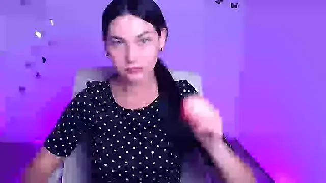 Snapshot of Lune_Moon chatting on 09/13/25, 11:32 Lune Moon online show from 09/13/25, 11:32