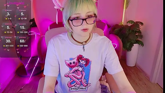 CoralineYoung online show from 06/07/26, 10:41