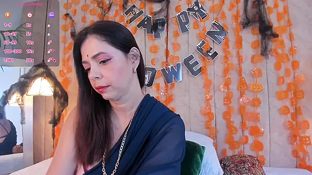 Snapshot of Anantaa_ chatting on 10/23/25, 11:42 Anantaa  online show from 10/23/25, 11:42