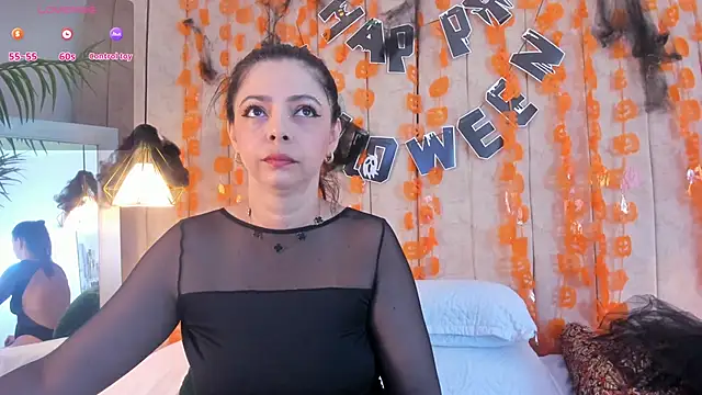 Snapshot of Anantaa_ chatting on 10/24/25, 12:12 Anantaa  online show from 10/24/25, 12:12