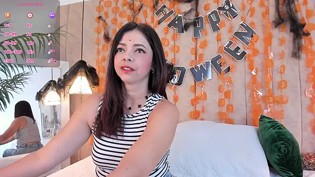 Snapshot of Anantaa_ chatting on 10/27/25, 11:25 Anantaa  online show from 10/27/25, 11:25