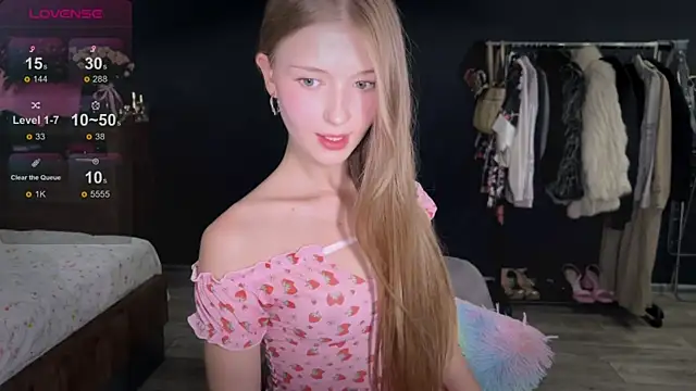 Snapshot of holylisssa chatting on 10/09/25, 05:44 holylisssa online show from 10/09/25, 05:44