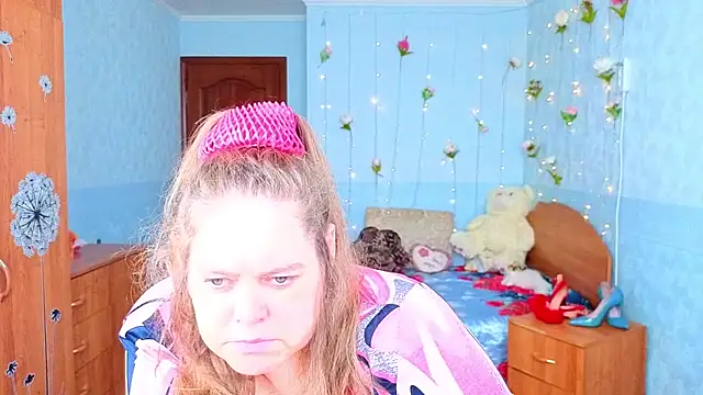 Snapshot of Audrey_Aura chatting on 10/21/25, 10:27 Audrey Aura online show from 10/21/25, 10:27