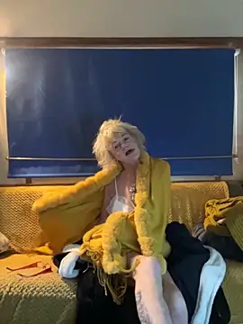 Snapshot of ladyboatlady chatting on 10/31/25, 07:31 ladyboatlady online show from 10/31/25, 07:31