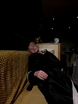 Snapshot of ladyboatlady chatting on 11/04/25, 06:12 ladyboatlady online show from 11/04/25, 06:12