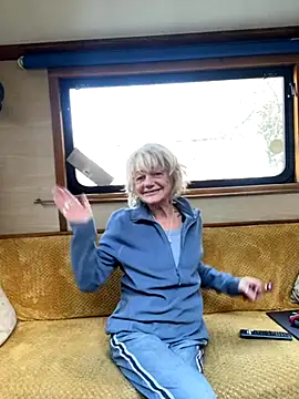 Snapshot of ladyboatlady chatting on 11/17/25, 09:48 ladyboatlady online show from 11/17/25, 09:48