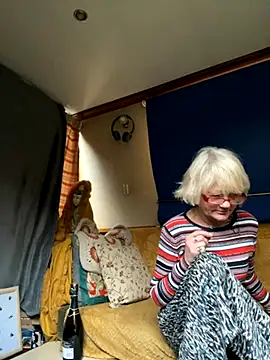 Snapshot of ladyboatlady chatting on 11/23/25, 03:23 ladyboatlady online show from 11/23/25, 03:23