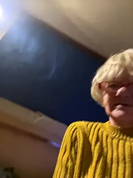 Snapshot of ladyboatlady chatting on 11/25/25, 05:24 ladyboatlady online show from 11/25/25, 05:24