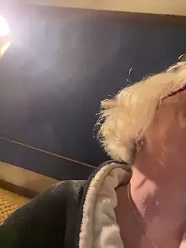 Snapshot of ladyboatlady chatting on 11/28/25, 06:38 ladyboatlady online show from 11/28/25, 06:38