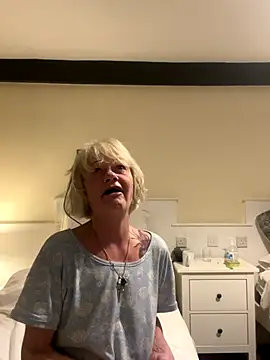 Snapshot of ladyboatlady chatting on 12/05/25, 07:50 ladyboatlady online show from 12/05/25, 07:50