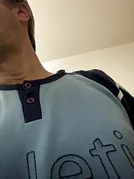 Snapshot of sasatimido chatting on 11/05/25, 05:18 sasatimido online show from 11/05/25, 05:18