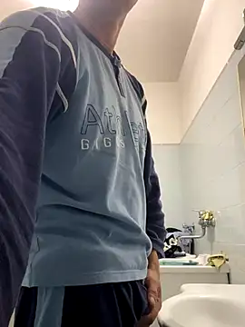 Snapshot of sasatimido chatting on 11/14/25, 06:34 sasatimido online show from 11/14/25, 06:34