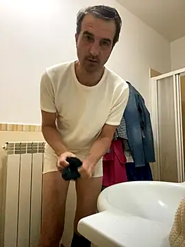 Snapshot of sasatimido chatting on 12/04/25, 05:17 sasatimido online show from 12/04/25, 05:17