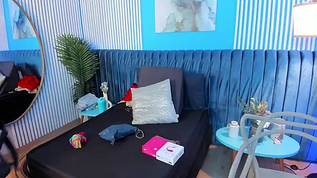 bellarivera  online show from 11/15/25, 05:09