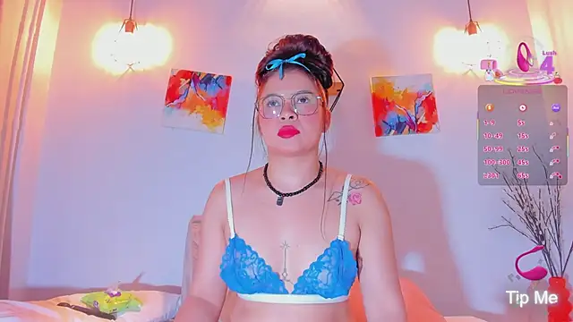 Karlaliones69 online show from 09/30/25, 11:48