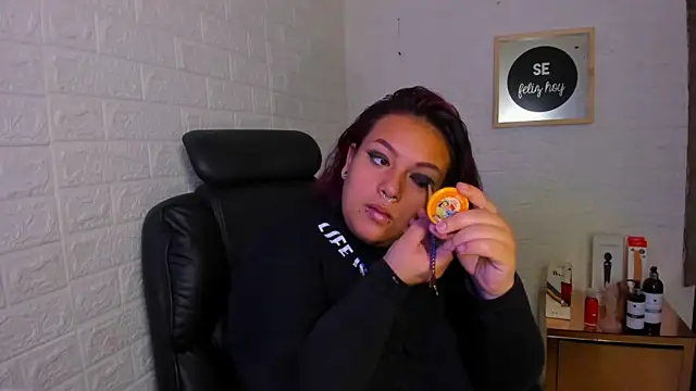 Snapshot of Arthemisa_tay69 chatting on 11/11/25, 02:33 Arthemisa tay69 online show from 11/11/25, 02:33