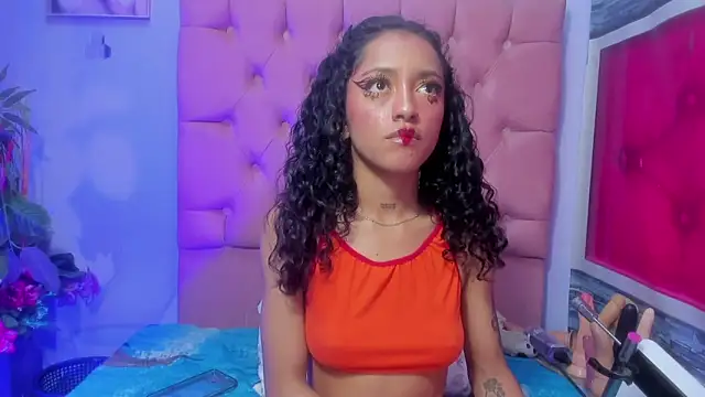 Kylie Moan online show from 11/02/25, 07:00