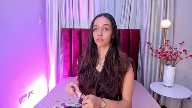 Snapshot of IremLee_ chatting on 10/18/25, 12:13 IremLee online show from 10/18/25, 12:13