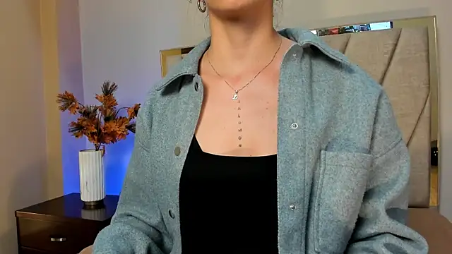 Snapshot of IremLee_ chatting on 10/24/25, 12:52 IremLee online show from 10/24/25, 12:52