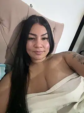 julianamascarada online show from 10/17/25, 02:15