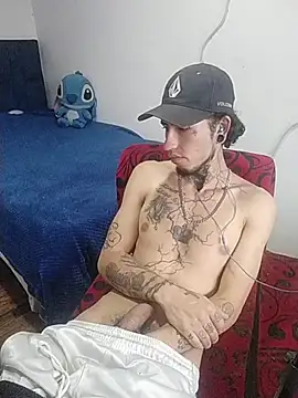 Snapshot of Tattoboy19cm chatting on 02/21/26, 08:10 Tattoboy19cm online show from 02/21/26, 08:10