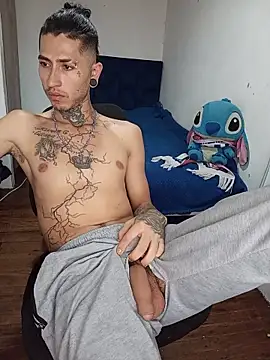 Snapshot of Tattoboy19cm chatting on 04/16/26, 09:39 Tattoboy19cm online show from 04/16/26, 09:39