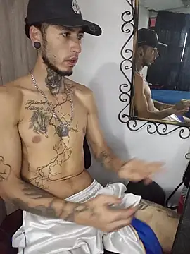 Snapshot of Tattoboy19cm chatting on 05/19/26, 10:38 Tattoboy19cm online show from 05/19/26, 10:38