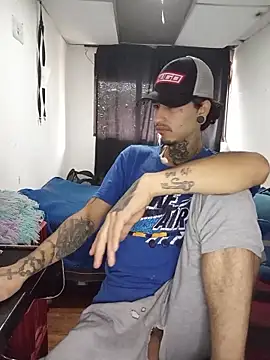 Snapshot of Tattoboy19cm chatting on 06/06/26, 07:29 Tattoboy19cm online show from 06/06/26, 07:29