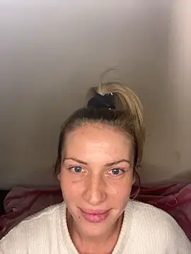 StellaWeb online show from 11/11/25, 08:53