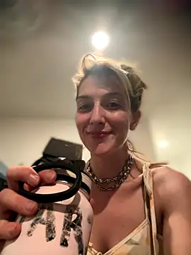 MrsSizzle online show from 10/21/25, 04:02