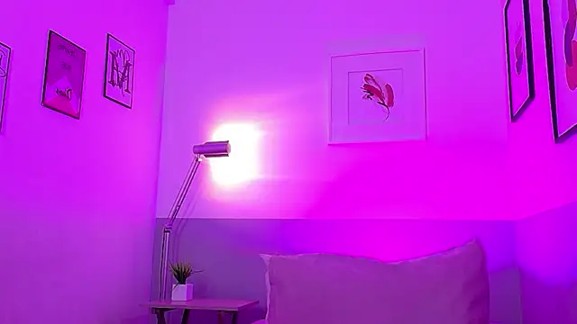 cutepetitee online show from 04/29/26, 07:31