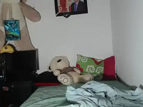 Snapshot of dani_titan320 chatting on 09/14/25, 12:37 dani titan320 online show from 09/14/25, 12:37