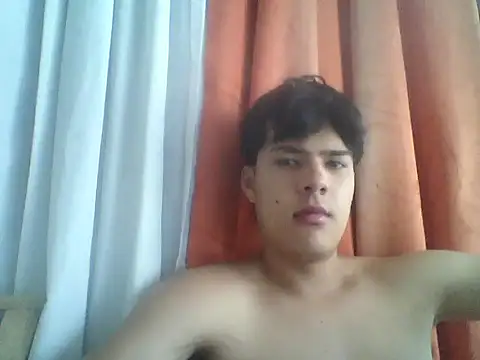 Snapshot of dani_titan320 chatting on 10/10/25, 08:19 dani titan320 online show from 10/10/25, 08:19