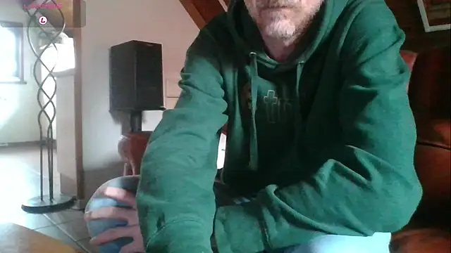 Snapshot of Vrenico-SC chatting on 09/24/25, 03:37 Vrenico-SC online show from 09/24/25, 03:37