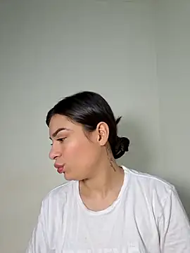 Snapshot of AmaiaSalvatore chatting on 09/25/25, 09:40 AmaiaSalvatore online show from 09/25/25, 09:40