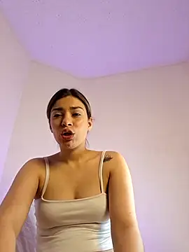 Snapshot of AmaiaSalvatore chatting on 11/09/25, 12:53 AmaiaSalvatore online show from 11/09/25, 12:53