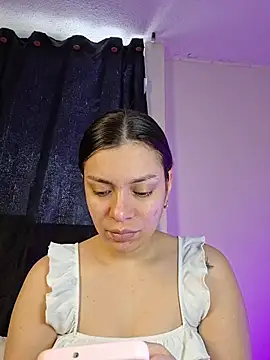 AmaiaSalvatore online show from 05/15/26, 08:16