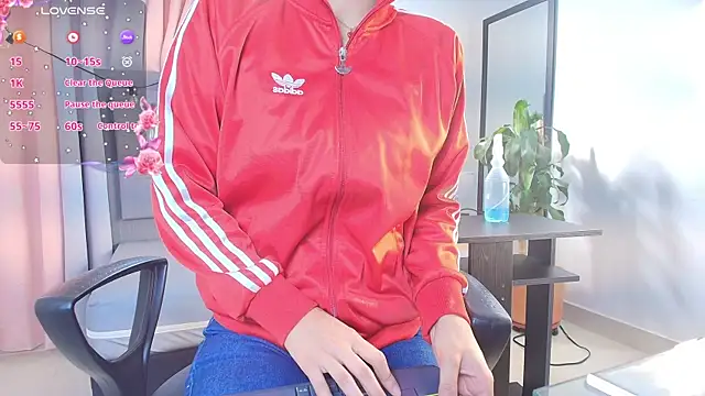 saray reese online show from 09/13/25, 01:00